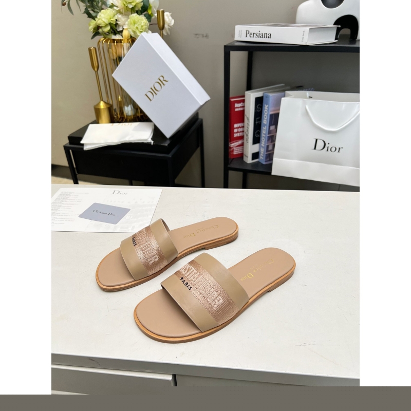 ch**an D*or slippers